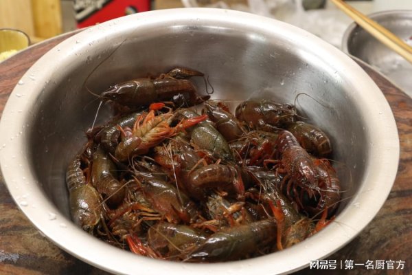 恒瑞盈 小龙虾是海鲜吗?很多人不清楚，学会两种做法，吃着真是太香了​